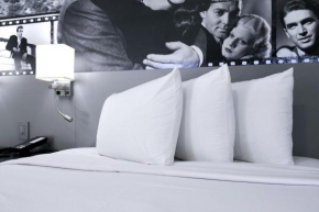 Отель Glen Capri Inn and Suites - Burbank Universal  Глендейл